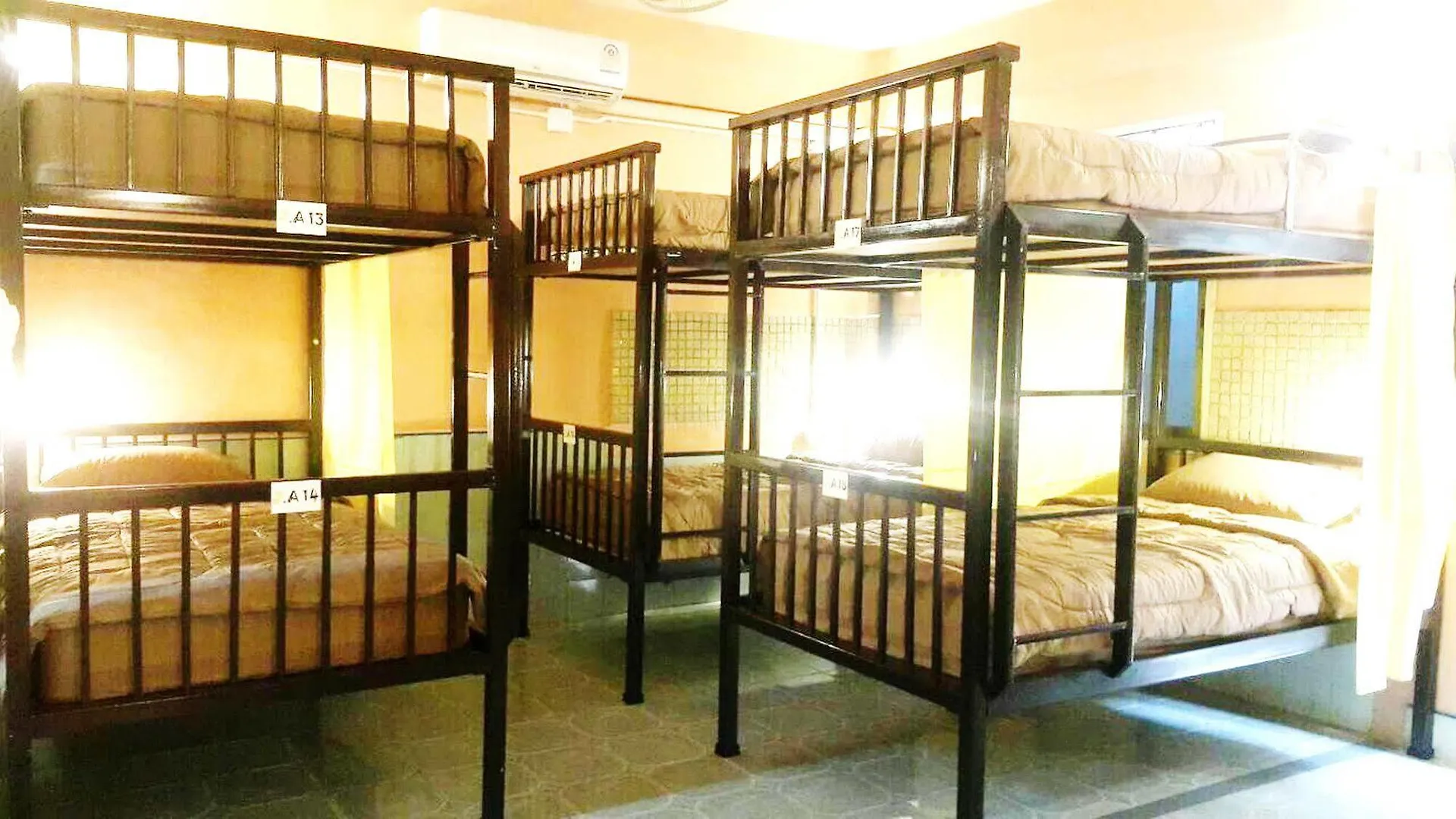 Jinda Hostel Ko Lanta 泰国