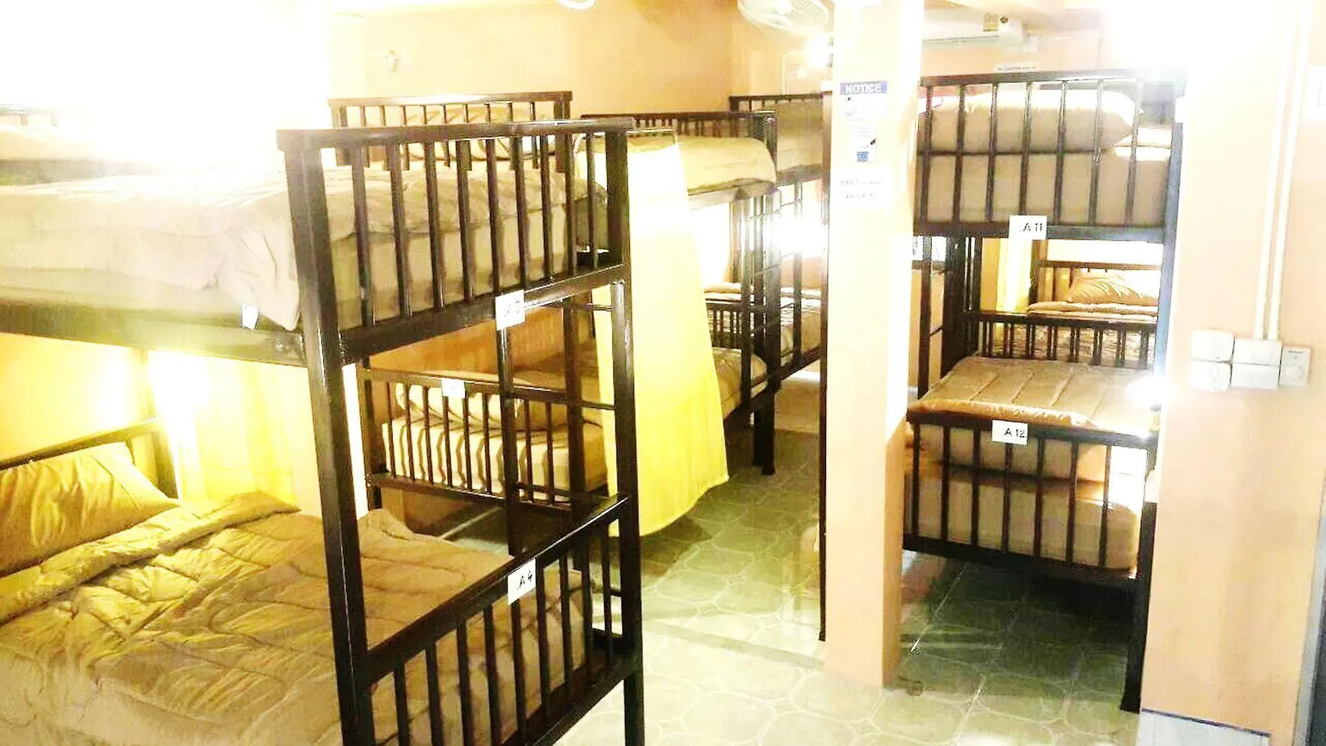 Jinda Hostel Ko Lanta 泰国